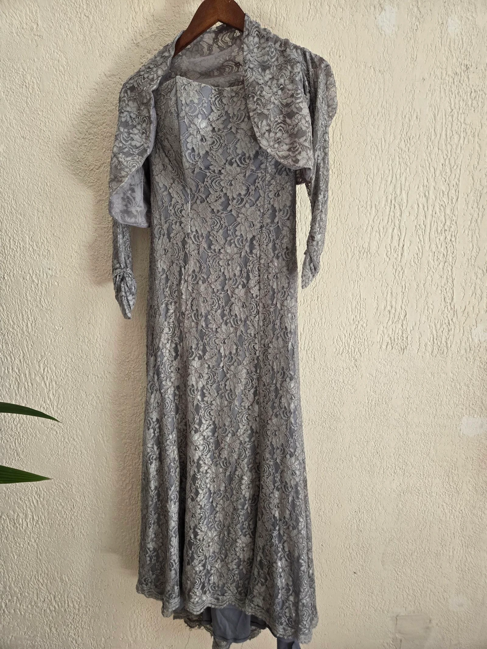 Wholesaler lot of 12 women's clothing items including evening dress – Various sizes – Bargain price – photo 2